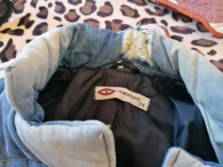 Geaca groasă de blug, Mexton