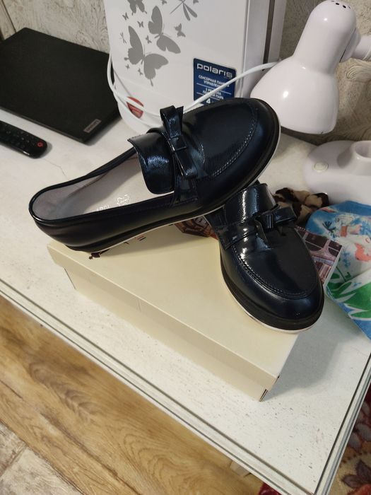 Продам туфельки на девочку.