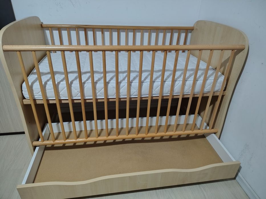 Vând pătuț nou nu a fost deloc folosit doar montat.