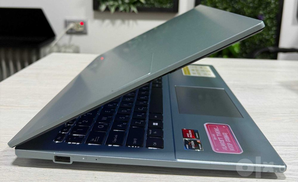 Asus Vivobook go15,6 Full HD IPS  Ryzen 5 7520U 8GB/512GB Amd Radeon