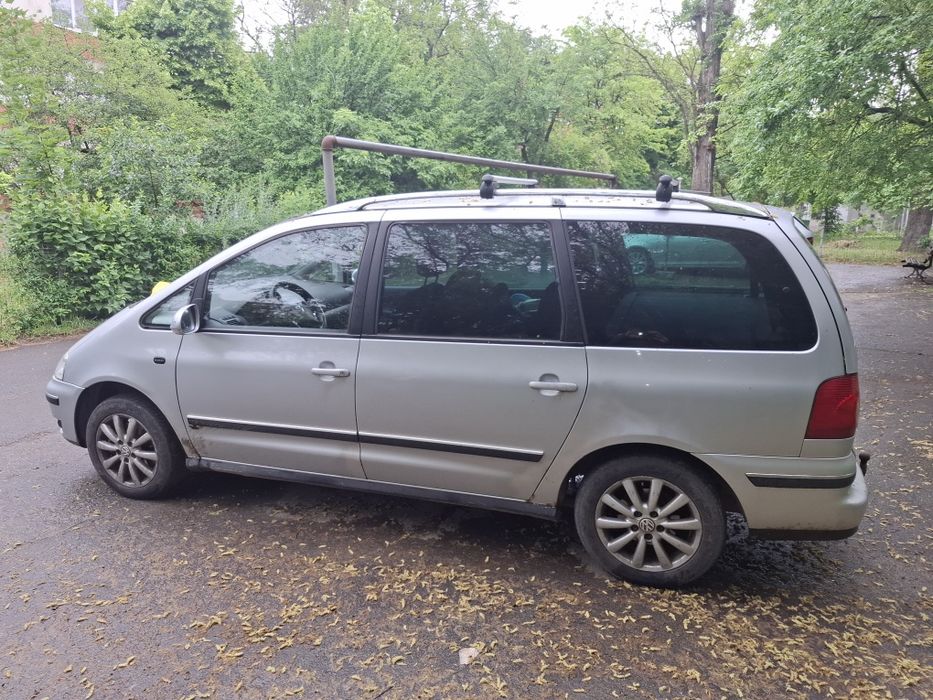Vand sharan  1.9 . 1500€ pret fix