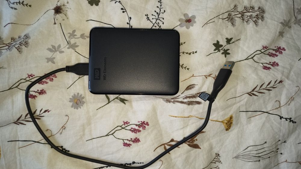 Hard disk extern portabil WD Elements 5TB usb 3.0 + husa transp  inclu