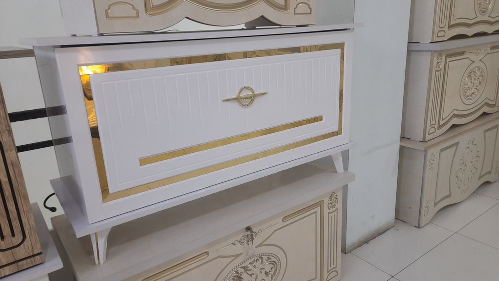 Spalni stenka parta krovat kuxiniy