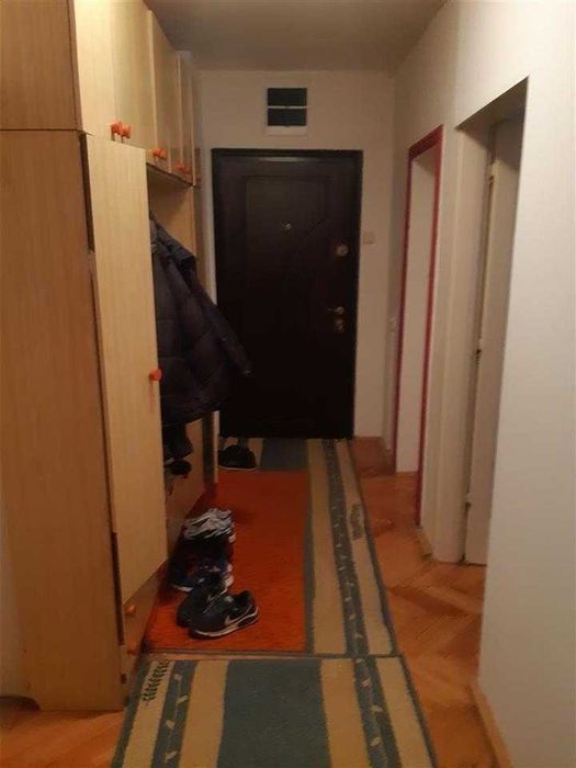 Дава се под наем Двустаен апартамент в Бургас, Зорница - 60 кв.м за 204 € - Снимка #2