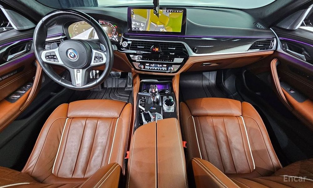 BMW M550i xdrive (2021)