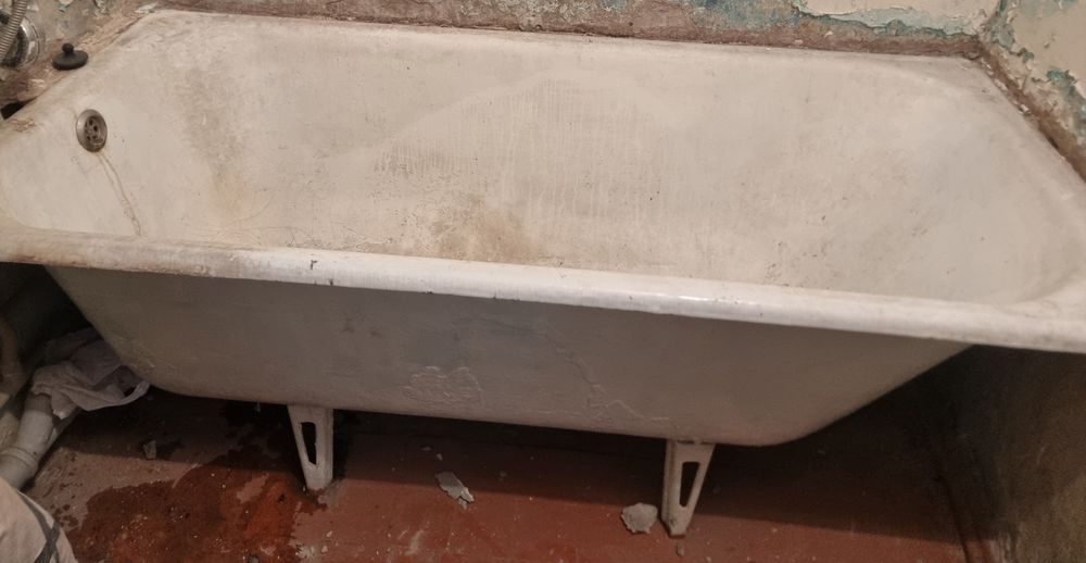 Продам чугунную  ванну 150 на 70