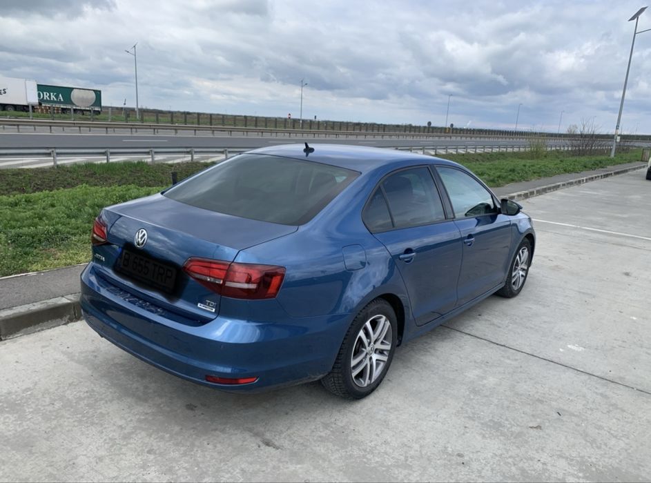 Volkswagen Jetta 2.0 TDI • 2017 •