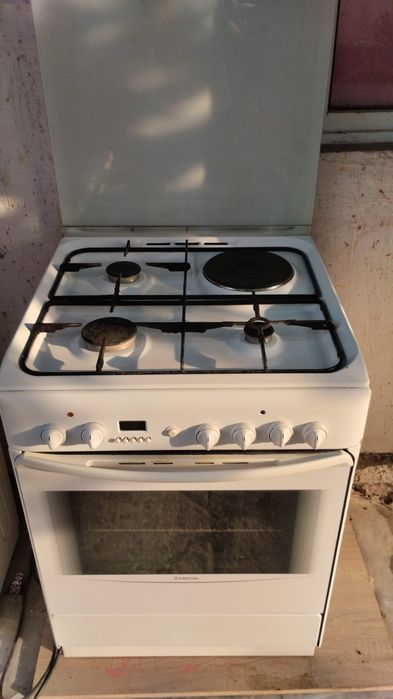 Газовая плита Ariston