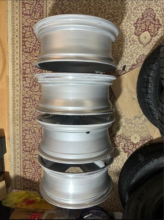Продам диски 4 шт оригинал