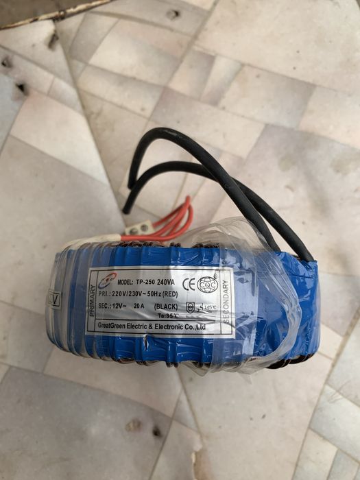 Трансформатор 220/12 20А