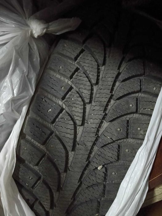 Б/У зимние шины 215/60/17