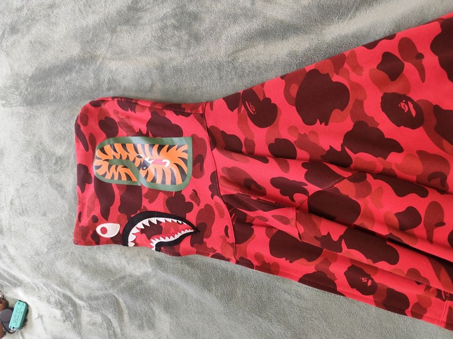 Hanorac bape rosu