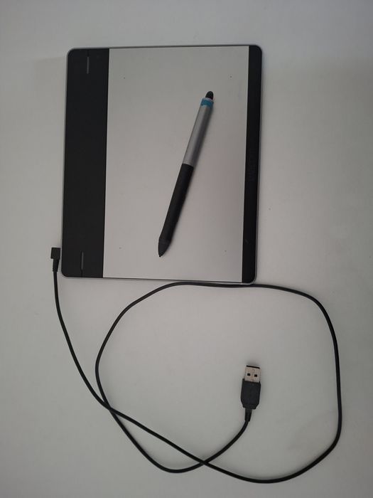 Графический планшет Wacom CTH 480S