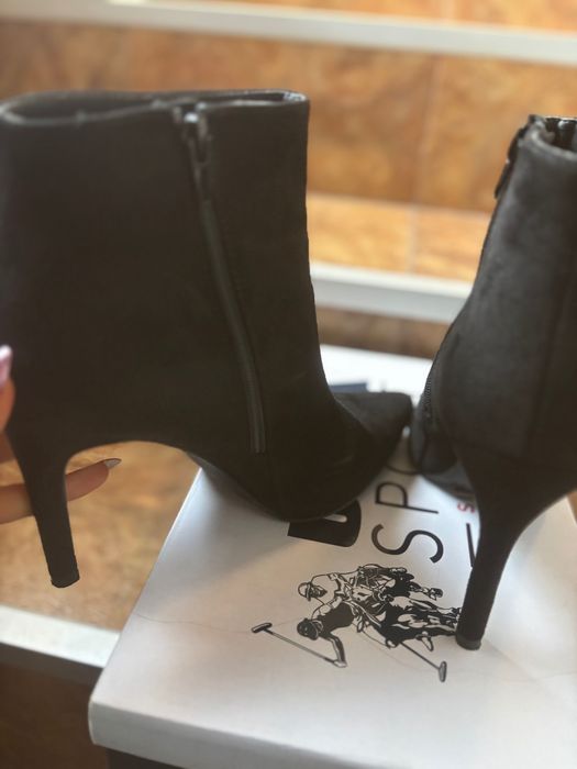 Като Нови*велурени боти на ток