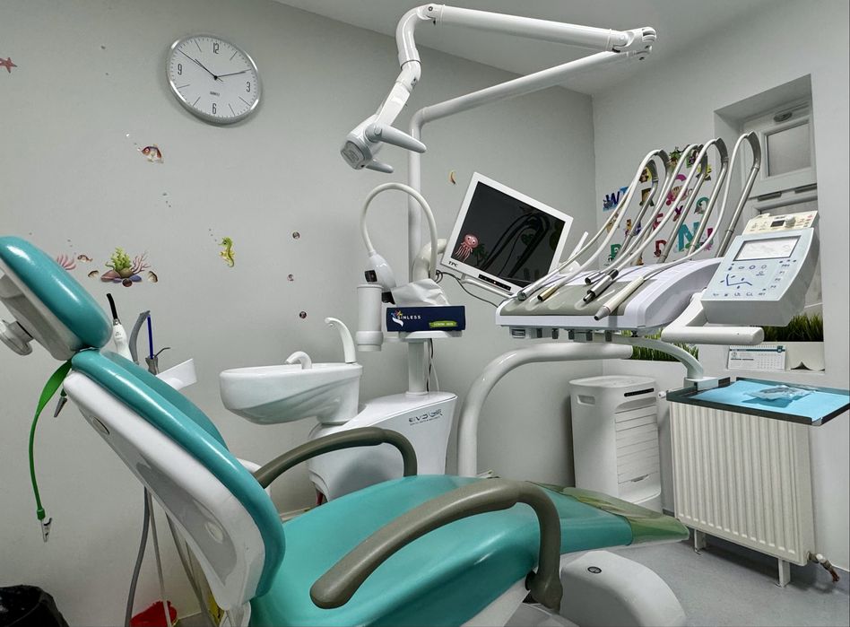 Unit/scaun dentar cabinet stomatologic Evo Tech by Poka
