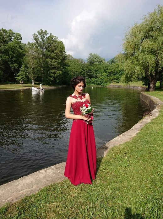 Официална рокля Бордо