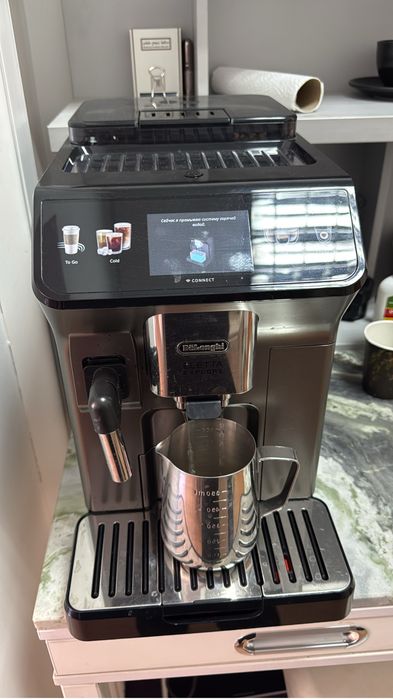 Кофемашина Delonghi Eletta explore