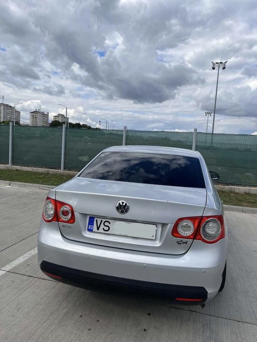 Volkswagen Jetta 2010 diesel, 2.965 € — imagine 4
