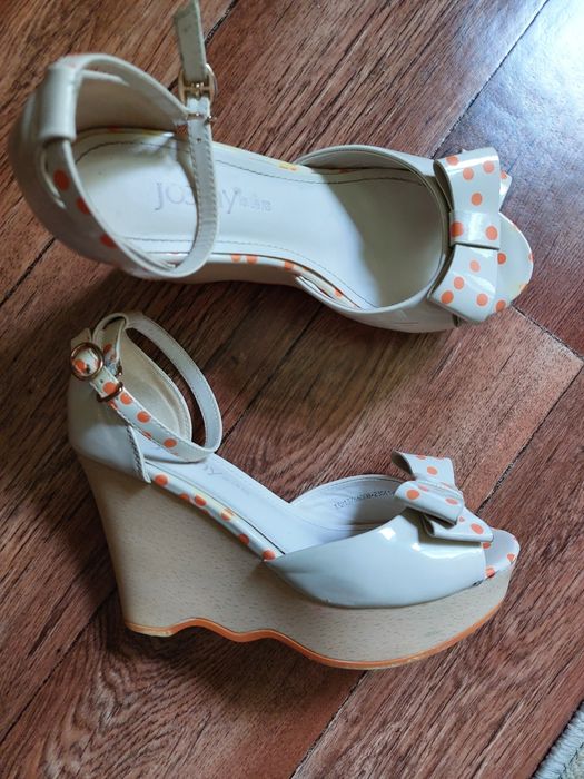 Продам женские обуви