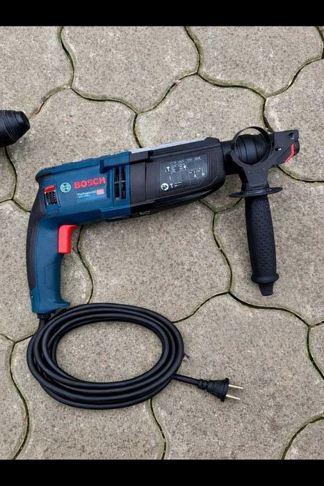 Vând ciocan rotopercutor Bosch Professional original