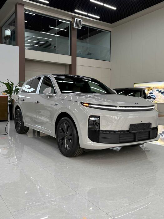 Lixiang L6 Pro бюджетный сегмент Li Auto c гарантией 1390 км запас ход