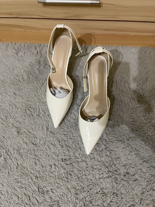 Бели токчета с платформа, 42 номер