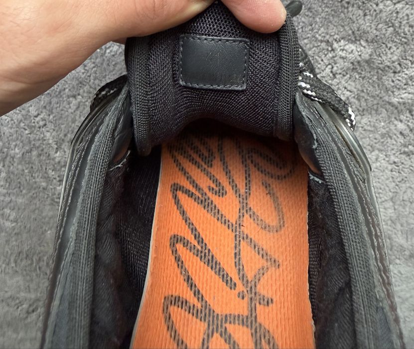 Versace chain reaction