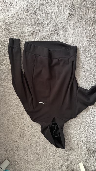 Calvin klein суичър С