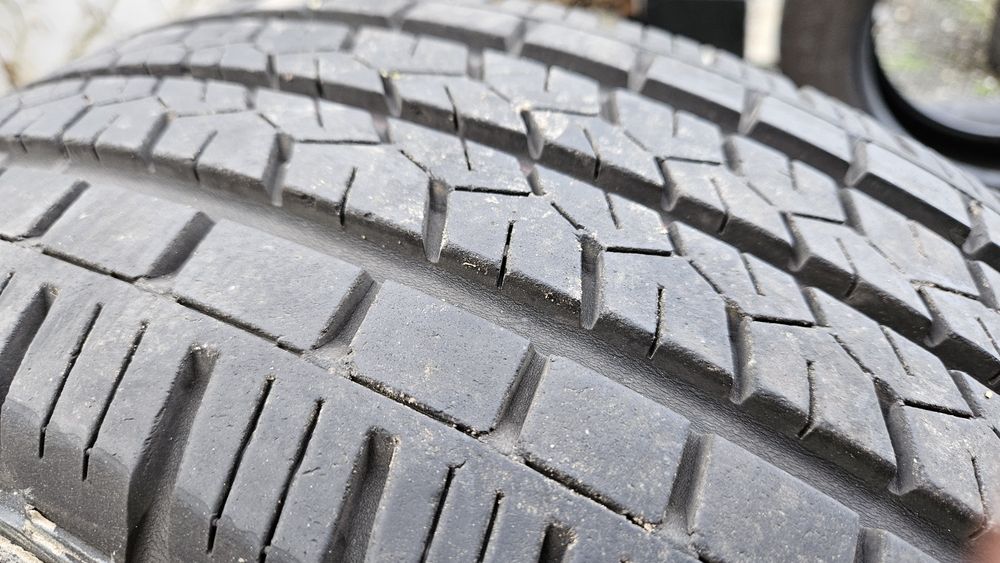 2бр гуми 215 65 16С бриджстоун bridgestone