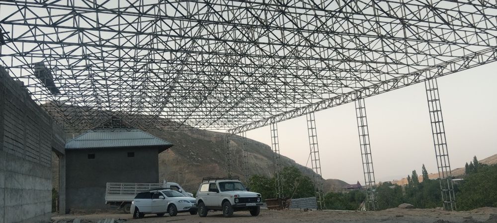 Том Навес Парник курамиз