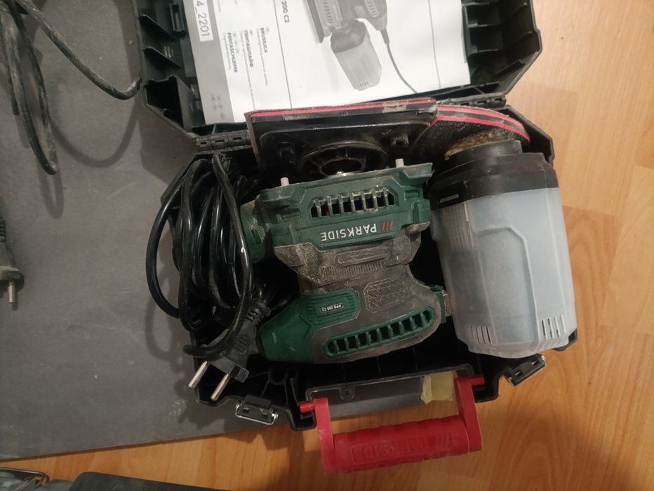 Scule  construcții defecte