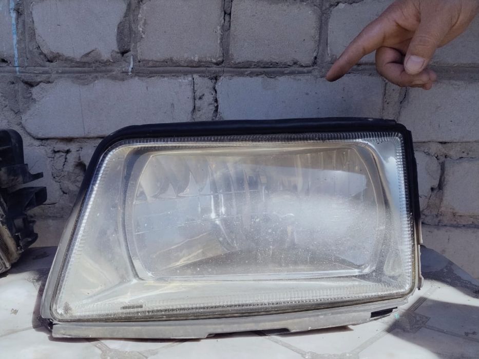 фара от ауди 100 с4