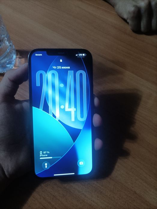 iphone12pro max  holati ideal naqtga beriladi