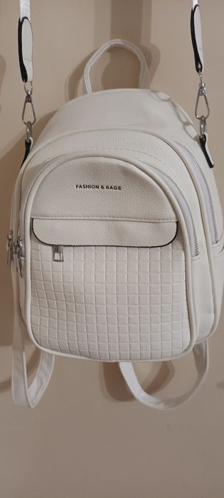 Нова дамска раница