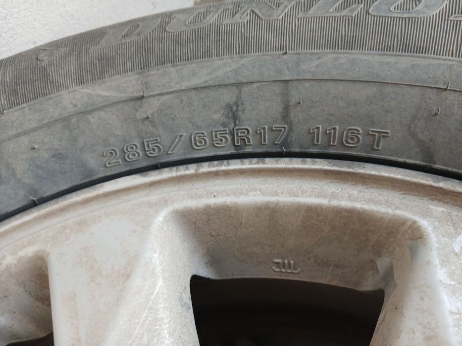 Зимныи шини с дискам