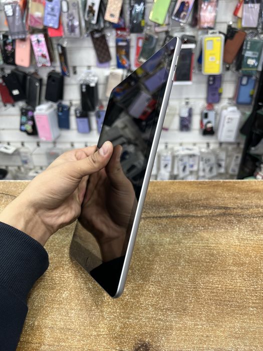 Планшет iPad 6 поколения
