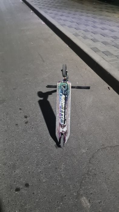 Продам  трюковой самокат