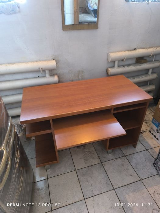 Продам компьютерный стол