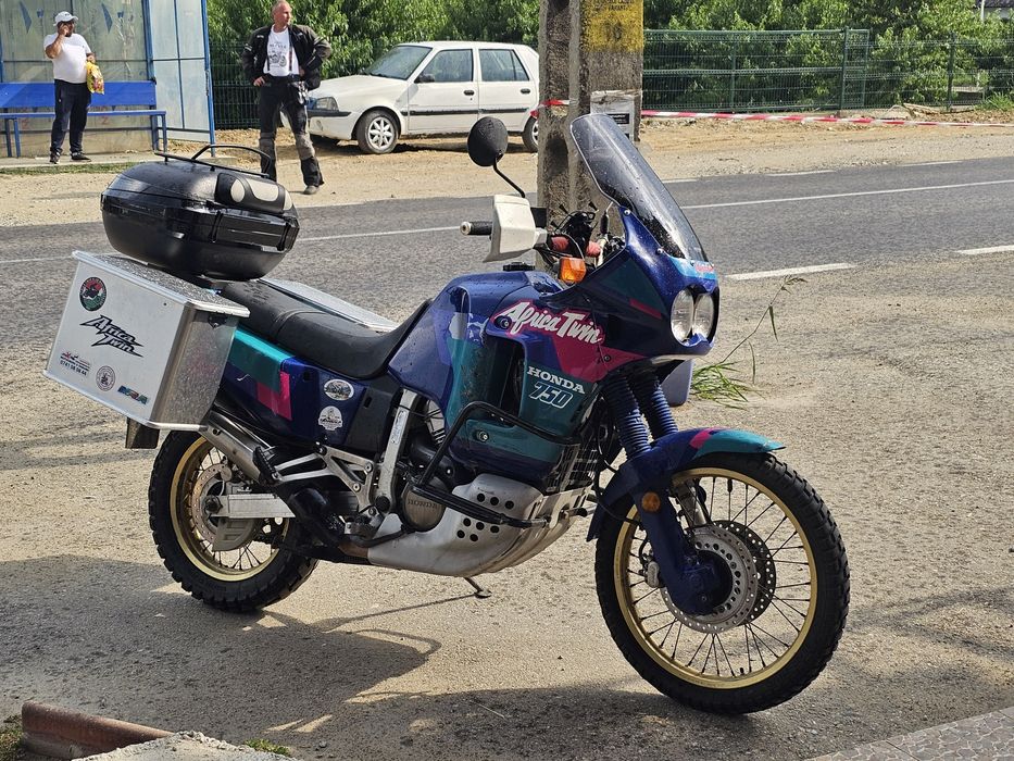 Vând Honda Africa Twin RD4