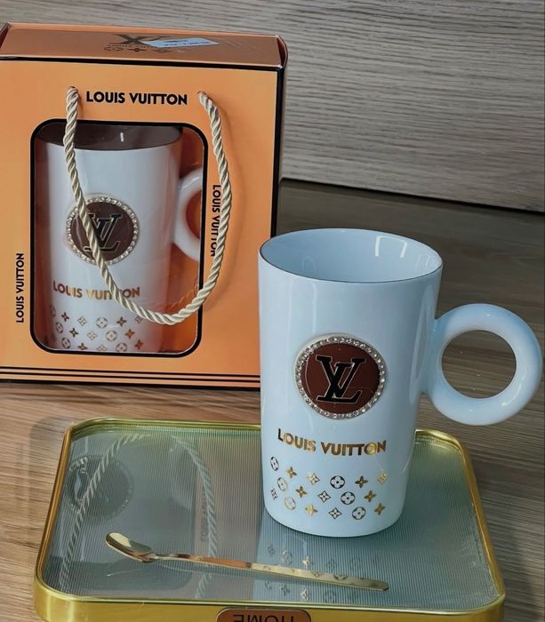 Кружка подарочная Luis Vitton