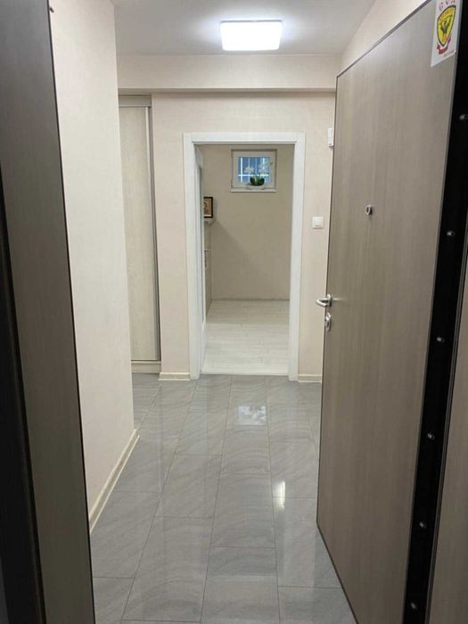 Продава се Тристаен апартамент в Хасково, Център - 95 кв.м за 1106 €/кв.м - Снимка #8