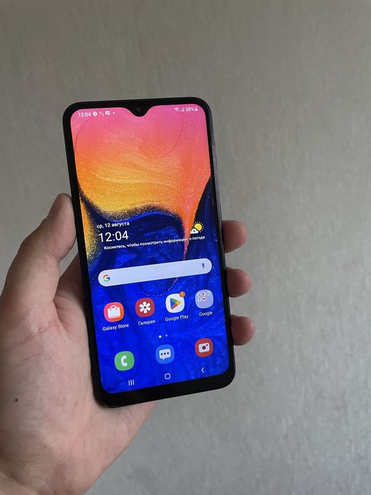 Продам Samsung A10.