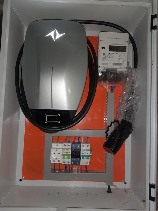 Zaryadka o'rnatish xizmati elektromobil