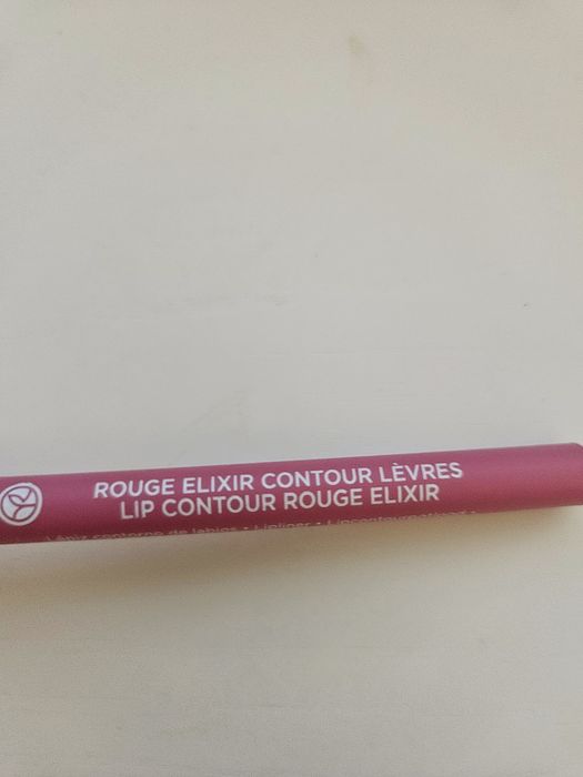 Creion de buze Yves Roche