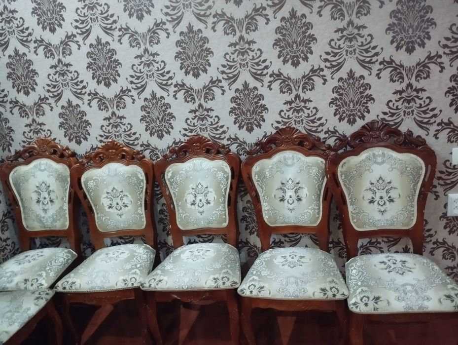 Продам стол со стульями