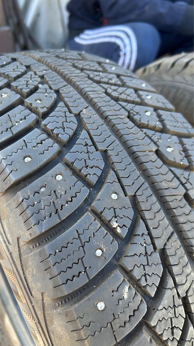 Продается б/у резины Matador ice2 (215.65.r16).