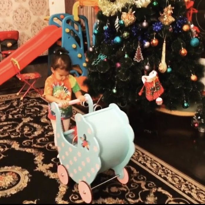 Деревянные игрушки (коляски, кроватки/люльки, домик) для кукол