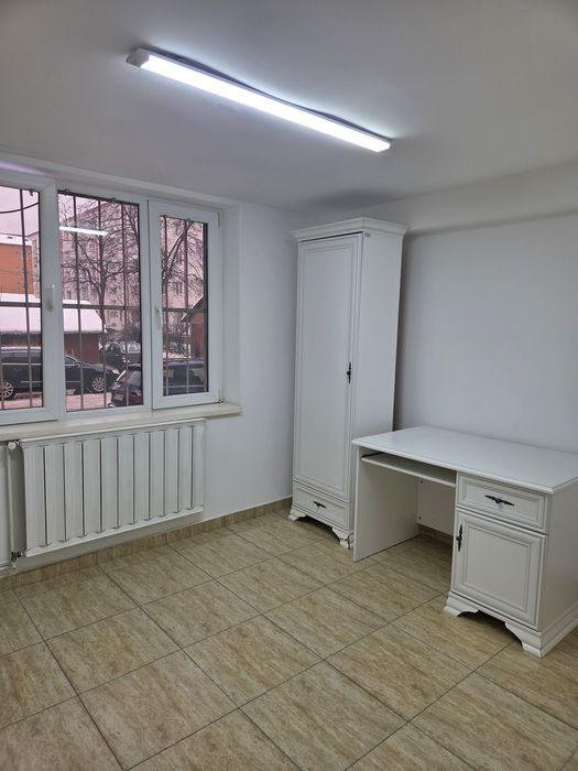 INCHIRIEZ Spatiu Comercial parter vis a vis de Spitalul Municipal