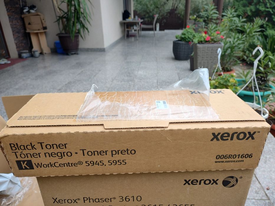 Vând tonere xerox diferite modele sigilate