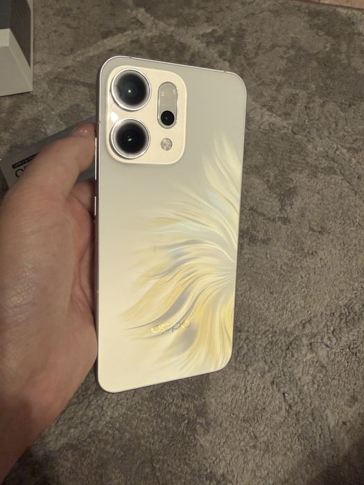 Продам смартфон Oppo Reno 14